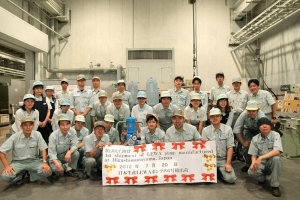 The global activities of LEWA and NIKKISO keep on merging. The milestone that both companies reached on Friday, 20 July 2012, proves that. After the start of the "knock down production H-plant" at the Japanese Higashimurayama plant the first LEWA pump has been delivered to a customer.