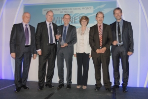 “The European Outsourcing Award is a confirmation and justification of our continous innovation strategy”, said Hermann Piana, Ph.D., Vetter Key Account Manager (third from right), at the ceremony.